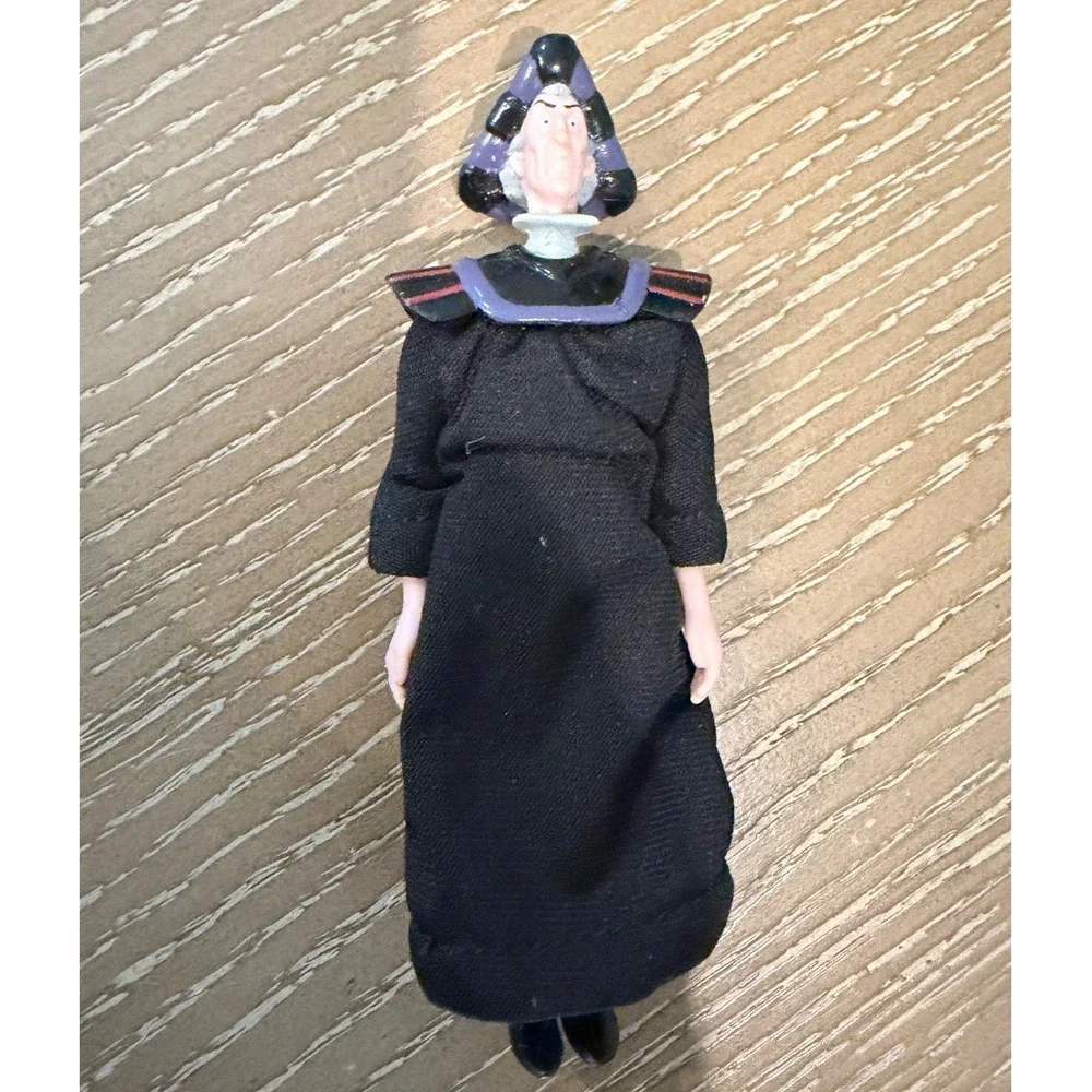 1996 Hunchback of Notre Dame Burger King Toy Claude Frollo Disney Figure IBF42